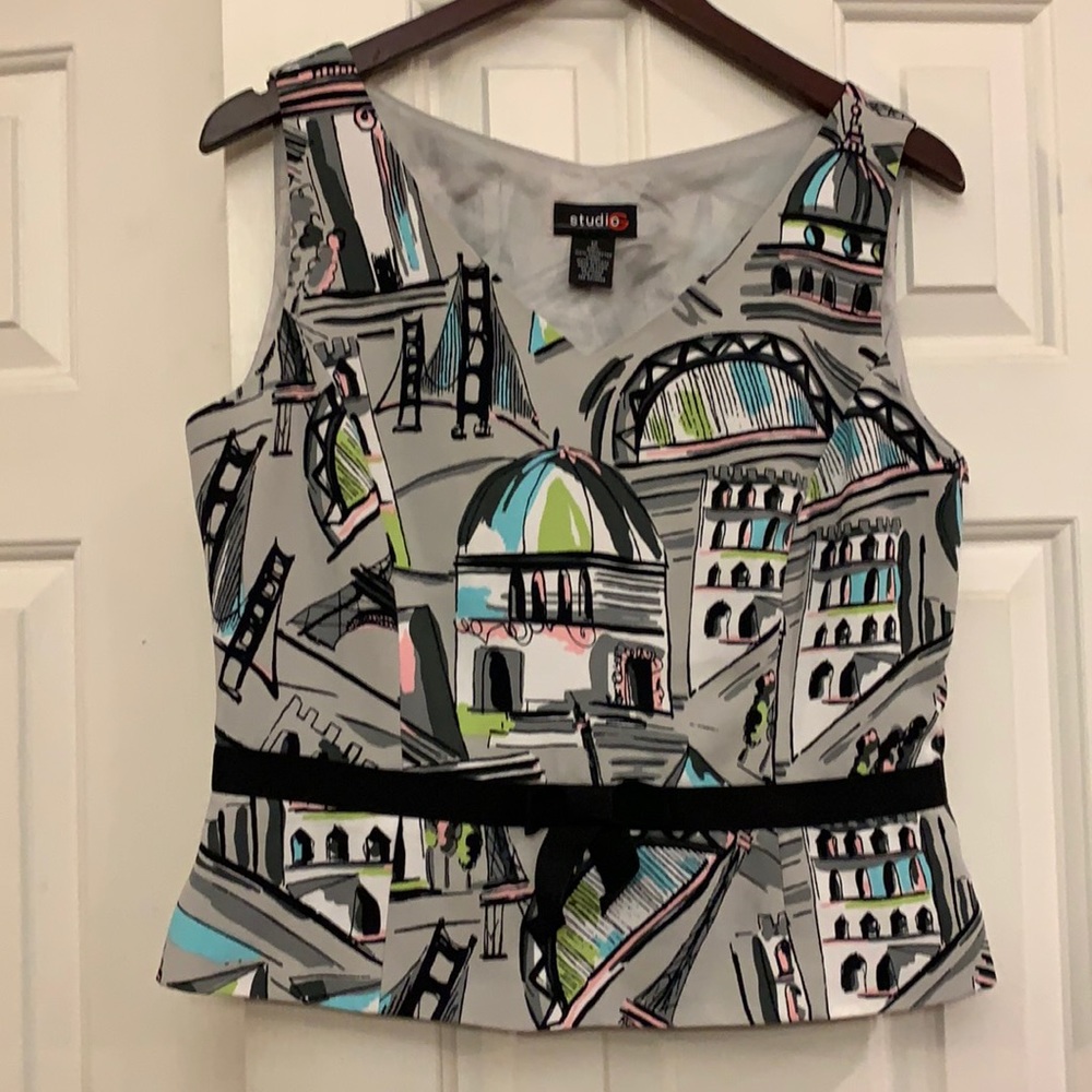 😍 2/$29 Studio G top lined 12